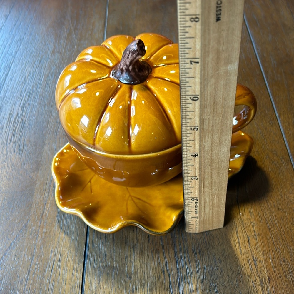 B. Eigen Exclusively for Williams-Sonoma Lidded Pumpkin Mug with Leaf Pl… - Picture 10 of 10